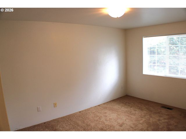 439 CHANDLER Dr, Roseburg, OR 97471