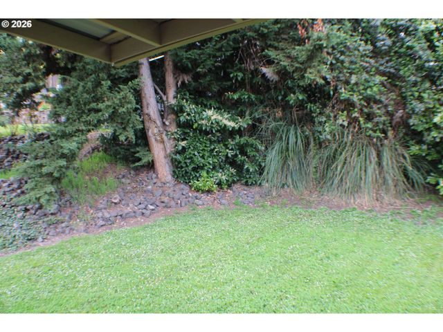 439 CHANDLER Dr, Roseburg, OR 97471