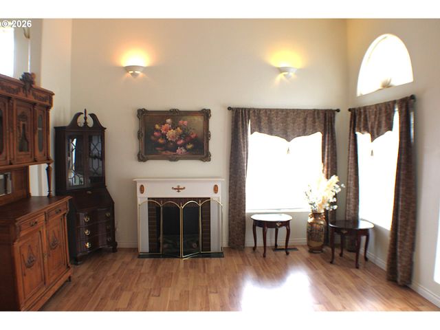 439 CHANDLER Dr, Roseburg, OR 97471