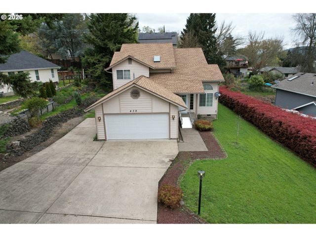 439 CHANDLER Dr, Roseburg, OR 97471