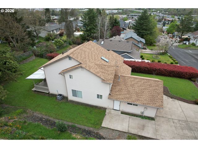 439 CHANDLER Dr, Roseburg, OR 97471