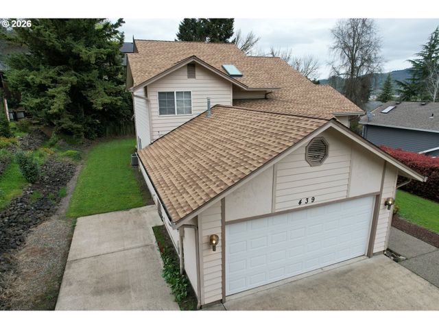 439 CHANDLER Dr, Roseburg, OR 97471