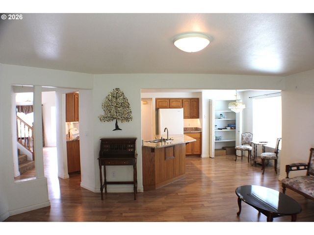 439 CHANDLER Dr, Roseburg, OR 97471