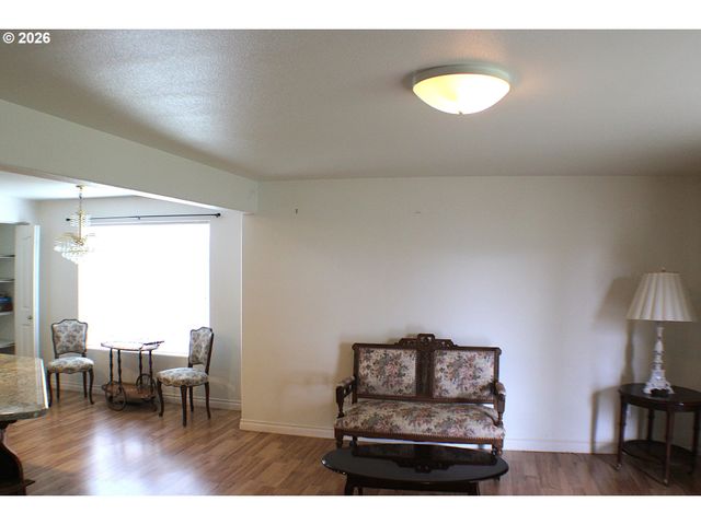 439 CHANDLER Dr, Roseburg, OR 97471