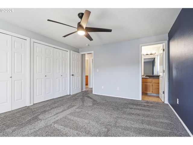 728 E HERITAGE Loop, La Center, WA 98629