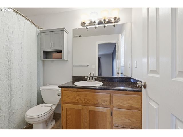 728 E HERITAGE Loop, La Center, WA 98629