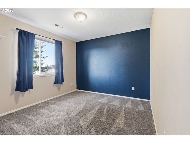 728 E HERITAGE Loop, La Center, WA 98629