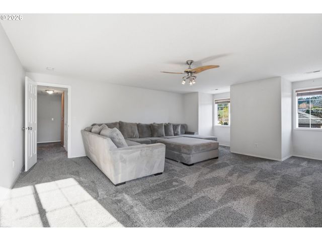 728 E HERITAGE Loop, La Center, WA 98629