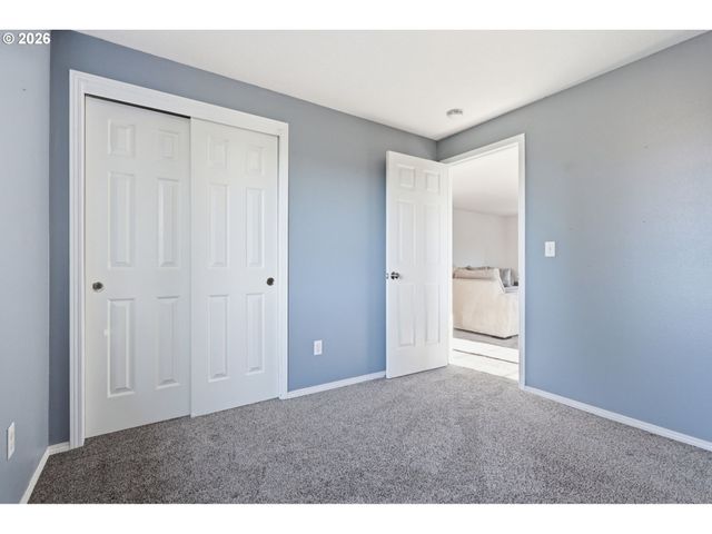 728 E HERITAGE Loop, La Center, WA 98629