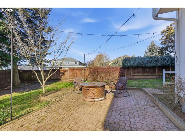 728 E HERITAGE Loop, La Center, WA 98629