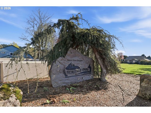 728 E HERITAGE Loop, La Center, WA 98629