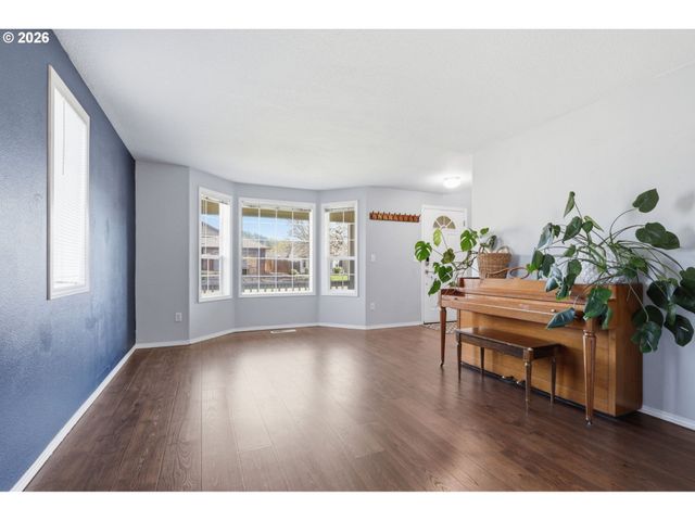 728 E HERITAGE Loop, La Center, WA 98629