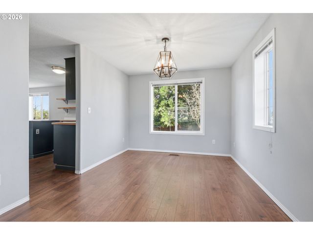 728 E HERITAGE Loop, La Center, WA 98629