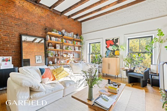 485 W 22ND Street, New York City, NY 10011