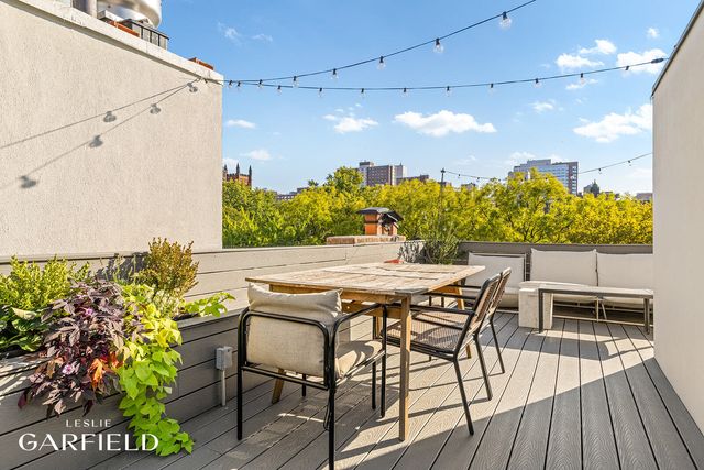 485 W 22ND Street, New York City, NY 10011