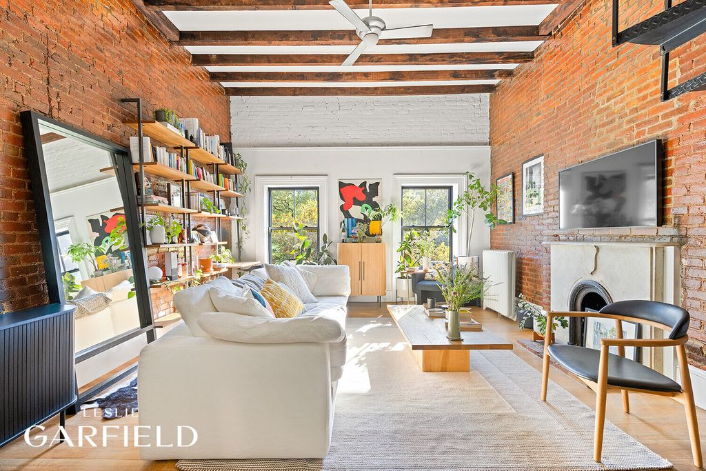 485 W 22ND Street, New York City, NY 10011