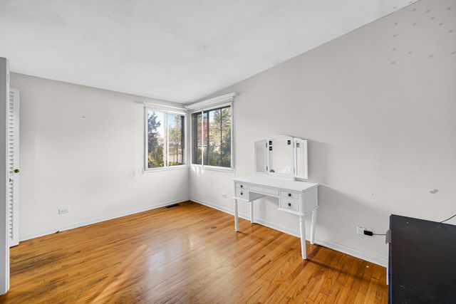 714 W Pleasant Street, Villa Park, IL 60181