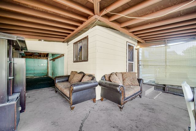 714 W Pleasant Street, Villa Park, IL 60181