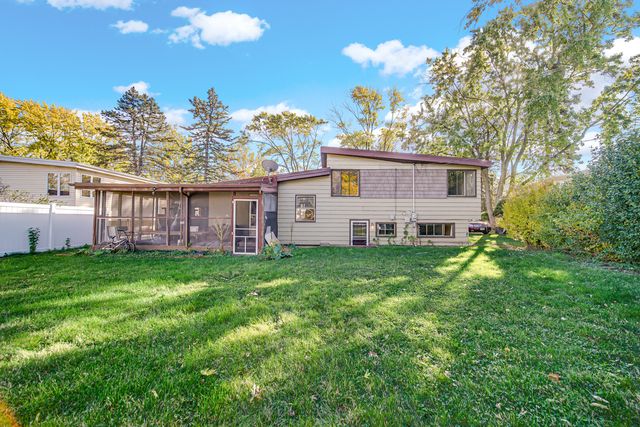 714 W Pleasant Street, Villa Park, IL 60181