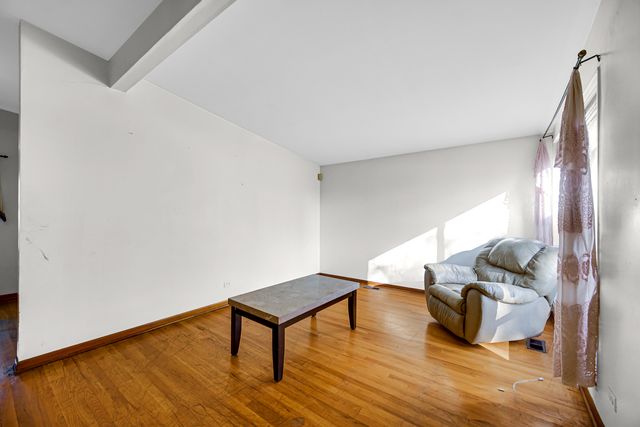 714 W Pleasant Street, Villa Park, IL 60181