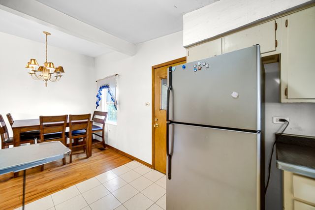 714 W Pleasant Street, Villa Park, IL 60181