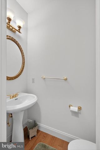 30 FARMVIEW LN, Lititz, PA 17543