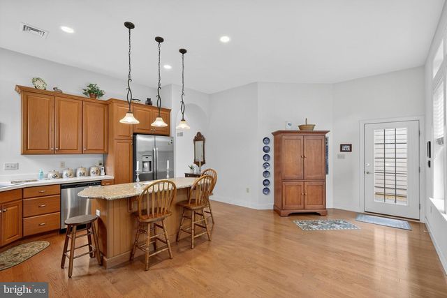 30 FARMVIEW LN, Lititz, PA 17543