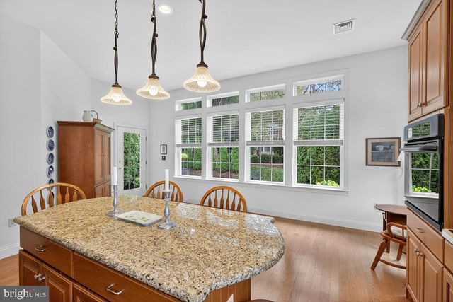 30 FARMVIEW LN, Lititz, PA 17543