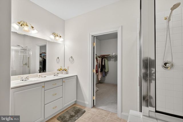 30 FARMVIEW LN, Lititz, PA 17543