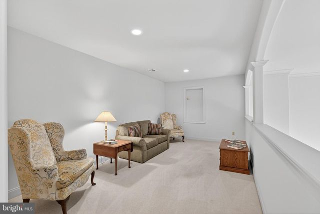 30 FARMVIEW LN, Lititz, PA 17543