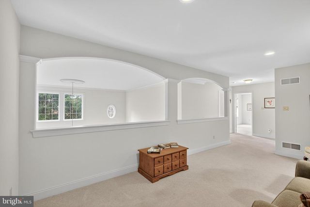 30 FARMVIEW LN, Lititz, PA 17543