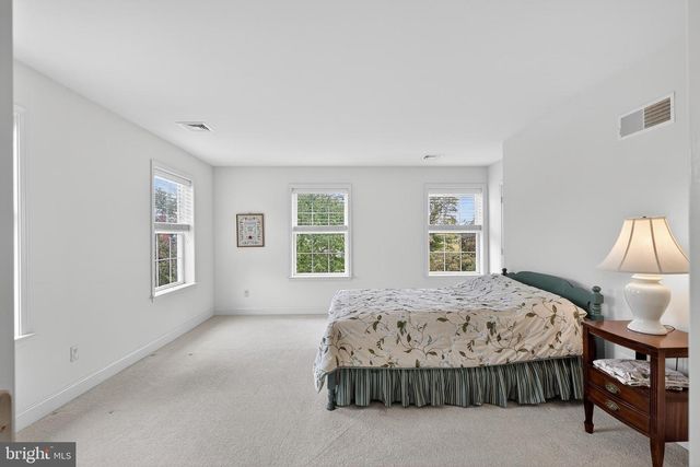 30 FARMVIEW LN, Lititz, PA 17543