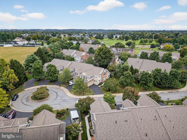 30 FARMVIEW LN, Lititz, PA 17543