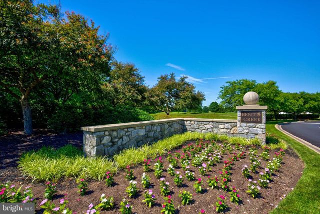 30 FARMVIEW LN, Lititz, PA 17543