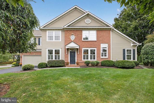 30 FARMVIEW LN, Lititz, PA 17543