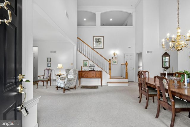 30 FARMVIEW LN, Lititz, PA 17543