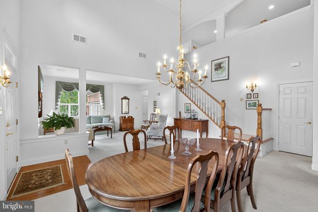 30 FARMVIEW LN, Lititz, PA 17543