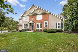 30 FARMVIEW LN, Lititz, PA 17543