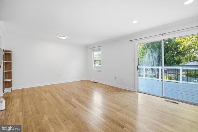 2 BUSH HILL CT, Gaithersburg, MD 20882