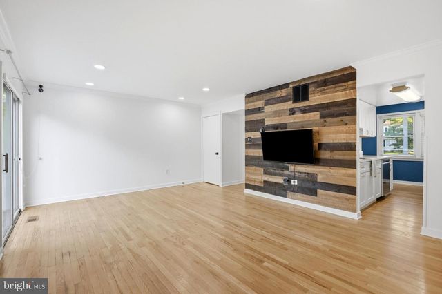 2 BUSH HILL CT, Gaithersburg, MD 20882