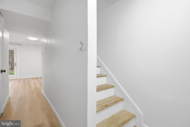 2 BUSH HILL CT, Gaithersburg, MD 20882