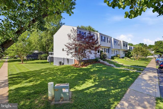 2 BUSH HILL CT, Gaithersburg, MD 20882