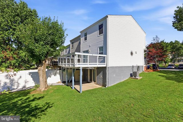 2 BUSH HILL CT, Gaithersburg, MD 20882