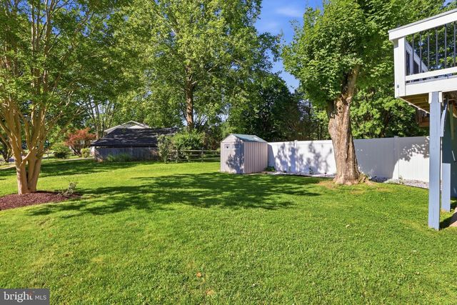 2 BUSH HILL CT, Gaithersburg, MD 20882