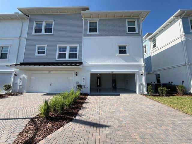 1523 W CHESTNUT STREET, Tampa, FL 33607