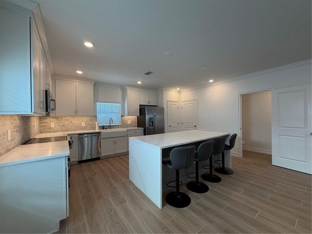 1523 W CHESTNUT STREET, Tampa, FL 33607
