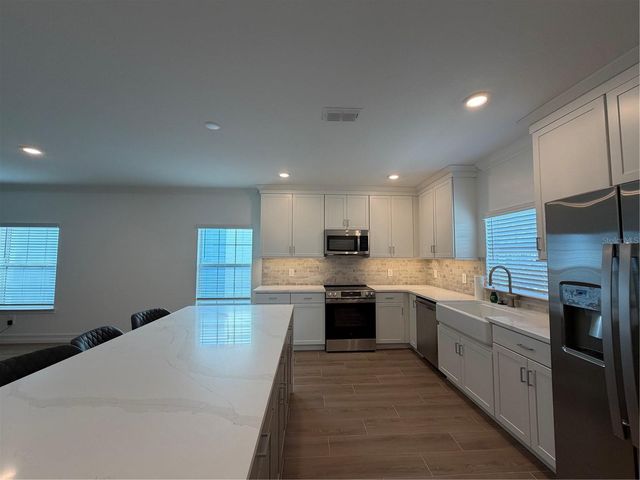 1523 W CHESTNUT STREET, Tampa, FL 33607