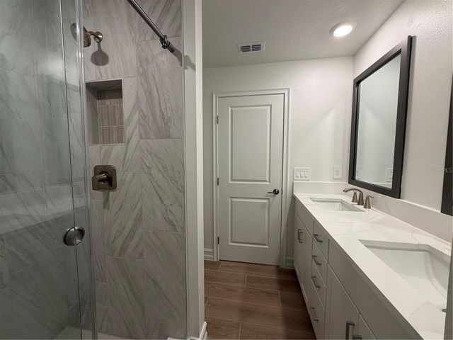 1523 W CHESTNUT STREET, Tampa, FL 33607