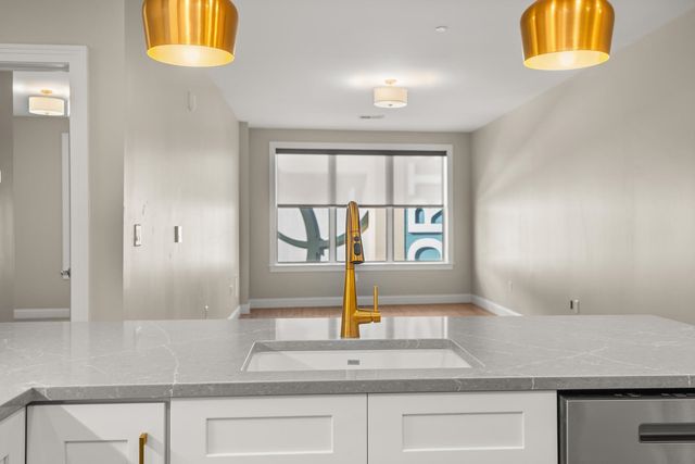 99 Unit 208 Foundry Place, Portsmouth, NH 03801