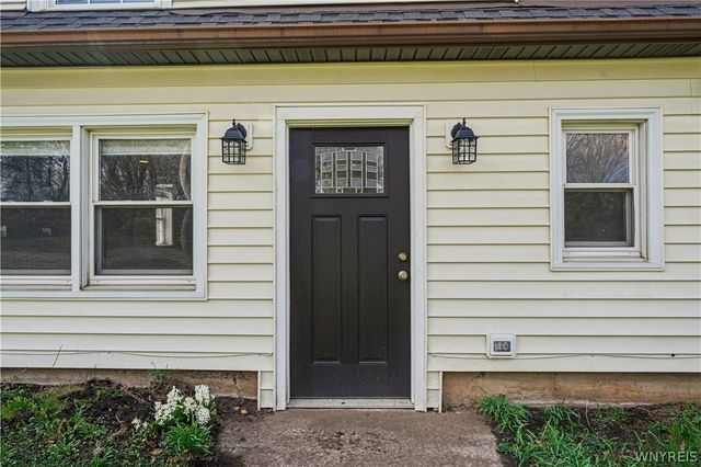 5258 Chestnut Ridge Road, Orchard Park, NY 14127